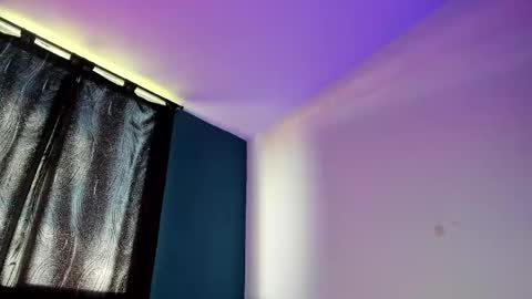 Paulina online show from 11-18-25, 02:43