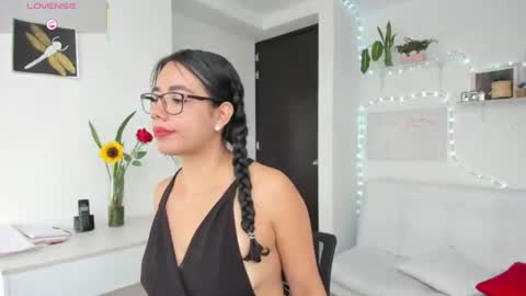 Snapshot of paulina_dossantos chatting on 07-22-26, 08:33 paulina online show from 07-22-26, 08:33