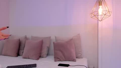 Paulina online show from 12-17-25, 10:05