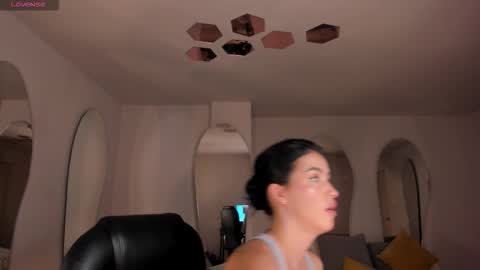 Paulina Santos  online show from 11-02-25, 05:15