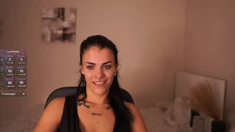 Snapshot of pauline_2005 chatting on 07-24-26, 08:23 Pauline online show from 07-24-26, 08:23