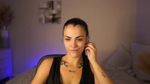 Snapshot of pauline_2005 chatting on 07-25-26, 07:00 Pauline online show from 07-25-26, 07:00