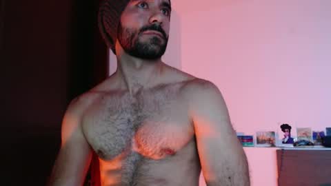 Snapshot of paulripped chatting on 10-12-25, 05:50 Paul online show from 10-12-25, 05:50