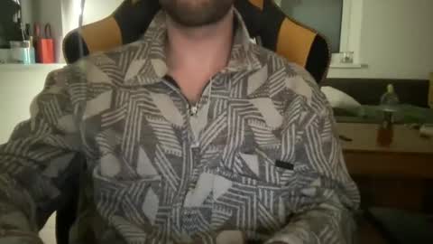 Snapshot of paulsimpsn chatting on 03-09-25, 12:31 love bush online show from 03-09-25, 12:31