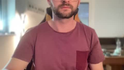 Snapshot of paulsimpsn chatting on 09-14-25, 09:08 love bush online show from 09-14-25, 09:08