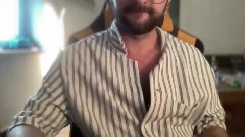 Snapshot of paulsimpsn chatting on 09-23-25, 07:55 love bush online show from 09-23-25, 07:55