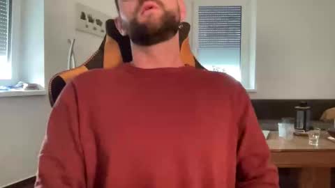 Snapshot of paulsimpsn chatting on 10-18-25, 08:15 love bush online show from 10-18-25, 08:15