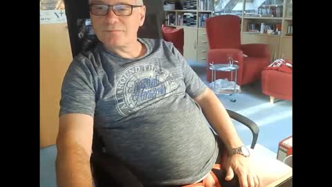 Pavlov aka Peter online show from 11-14-25, 07:51