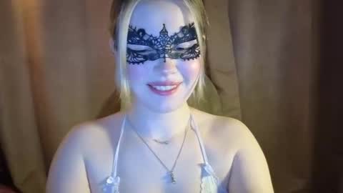 Snapshot of pawsclawss chatting on 10-15-25, 04:18 PawsClawss online show from 10-15-25, 04:18