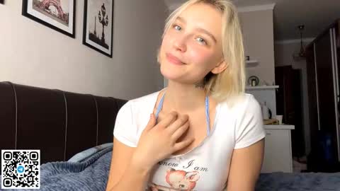 Lola online show from 10-27-25, 02:54