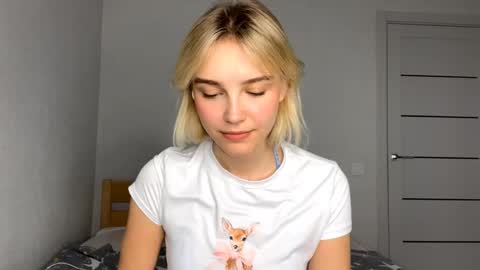 Lola online show from 12-19-25, 03:52