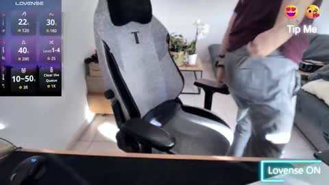 Snapshot of pc92160 chatting on 11-12-25, 09:10 pc92160 online show from 11-12-25, 09:10