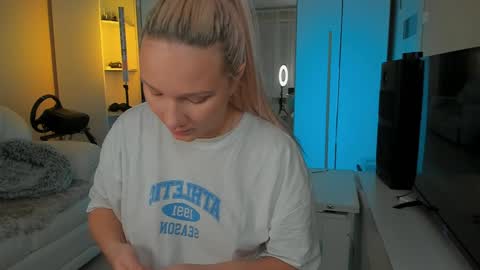 Snapshot of peachju1cy chatting on 01-28-25, 03:04 peachju1cy online show from 01-28-25, 03:04