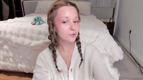 Lili online show from 12-01-25, 07:24