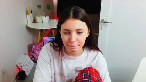 Snapshot of peachybabe__ chatting on 07-16-26, 05:30 Peachy online show from 07-16-26, 05:30