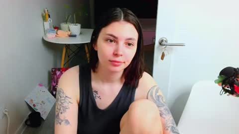 Snapshot of peachybabe__ chatting on 07-27-26, 08:16 Peachy online show from 07-27-26, 08:16