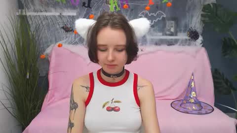 peachydreamm online show from 10-21-25, 06:14