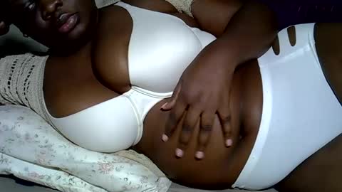 Snapshot of pearl_33 chatting on 11-04-25, 01:16 Keci online show from 11-04-25, 01:16