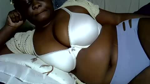 Snapshot of pearl_33 chatting on 11-09-25, 10:19 Keci online show from 11-09-25, 10:19