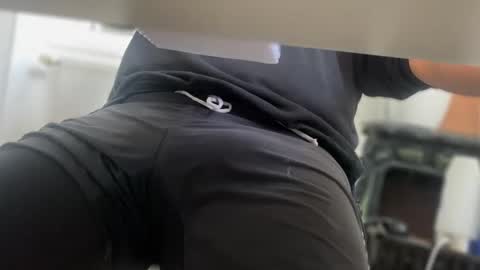 Snapshot of pedroserrano2000 chatting on 09-30-25, 02:00 PedrOO OO online show from 09-30-25, 02:00