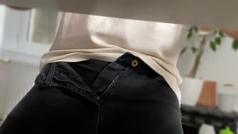 Snapshot of pedroserrano2000 chatting on 10-03-25, 03:20 PedrOO OO online show from 10-03-25, 03:20