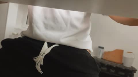 Snapshot of pedroserrano2000 chatting on 10-24-25, 02:35 PedrOO OO online show from 10-24-25, 02:35