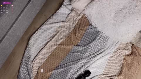 Snapshot of peek_in_my_window chatting on 01-17-25, 04:15 tony online show from 01-17-25, 04:15