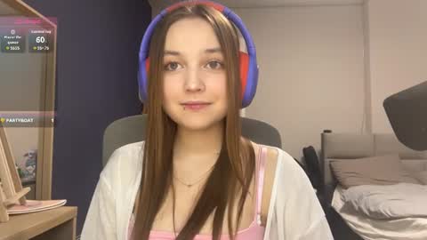 Snapshot of peepapa chatting on 07-21-26, 07:16 Luna Vale online show from 07-21-26, 07:16