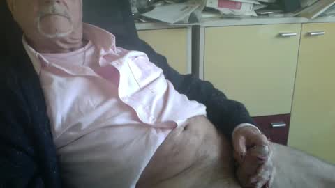 Snapshot of pegaso1000 chatting on 02-15-25, 08:33 pegaso1000 online show from 02-15-25, 08:33