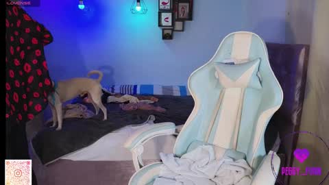 Snapshot of peggy_funn chatting on 01-22-25, 12:16 peggy-funn online show from 01-22-25, 12:16