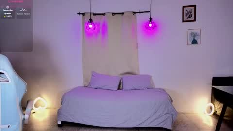 Snapshot of peggy_funn chatting on 09-22-25, 11:18 peggy-funn online show from 09-22-25, 11:18