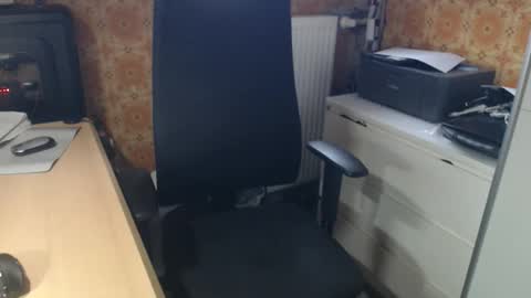 Pemue65 online show from 04-14-26, 06:19