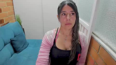 Penelope online show from 10-31-25, 07:04