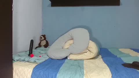 penelope_29 online show from 12-21-25, 07:32