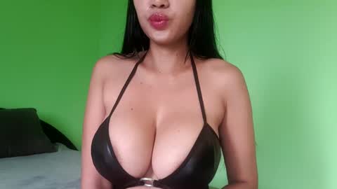 Snapshot of penisqueen69 chatting on 12-31-24, 02:40 The Queen of deepthroat in this room all your dreams come true xx online show from 12-31-24, 02:40