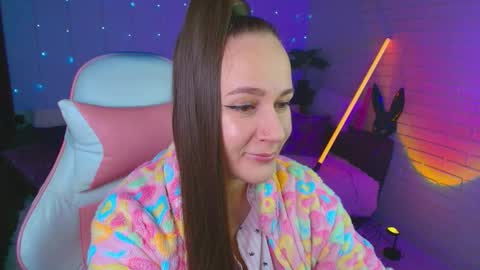 Dia  online show from 11-04-25, 05:17