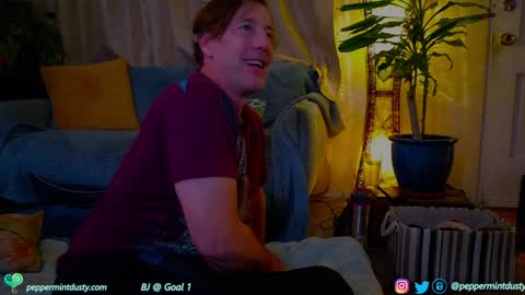 Snapshot of peppermintdusty chatting on 12-29-24, 03:22 Peppermint and Dusty  online show from 12-29-24, 03:22