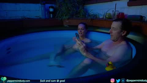 Snapshot of peppermintdusty chatting on 01-01-25, 03:56 Peppermint and Dusty  online show from 01-01-25, 03:56
