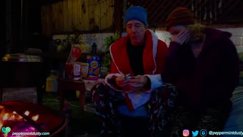 Snapshot of peppermintdusty chatting on 01-02-25, 06:07 Peppermint and Dusty  online show from 01-02-25, 06:07