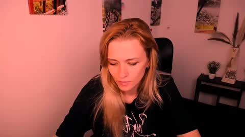 Mia online show from 09-13-25, 06:24