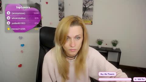 Mia online show from 10-12-25, 07:07