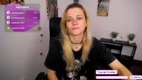 Mia online show from 10-15-25, 07:08