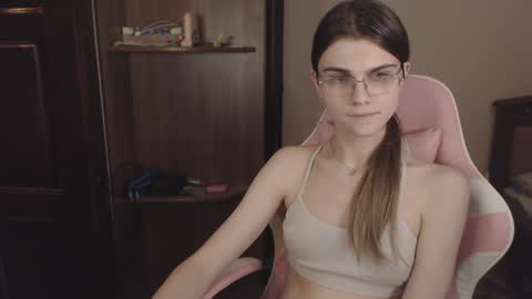 Farida online show from 12-21-24, 01:36