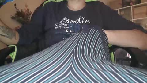 Snapshot of peregrintpelfox chatting on 12-17-25, 11:27 peregrintpelfox online show from 12-17-25, 11:27