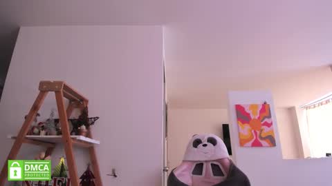 Sarah Ana Banana online show from 12-22-25, 06:16