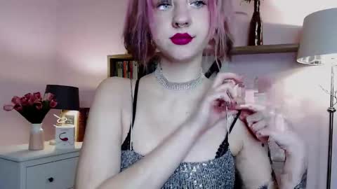 Snapshot of perfect_madeline chatting on 12-30-24, 03:35 Madeline online show from 12-30-24, 03:35