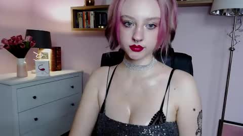 Snapshot of perfect_madeline chatting on 12-30-24, 06:38 Madeline online show from 12-30-24, 06:38