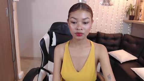 Snapshot of perla_st chatting on 02-17-25, 12:05 Perla online show from 02-17-25, 12:05