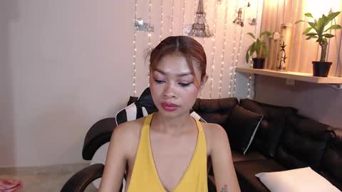 Snapshot of perla_st chatting on 02-21-25, 04:16 Perla online show from 02-21-25, 04:16