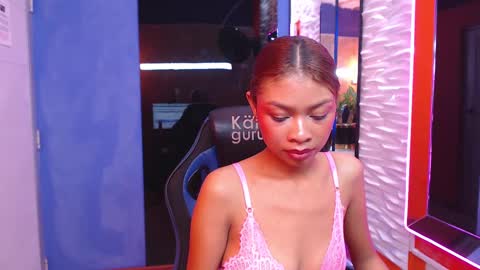 Snapshot of perla_st chatting on 02-28-25, 06:20 Perla online show from 02-28-25, 06:20